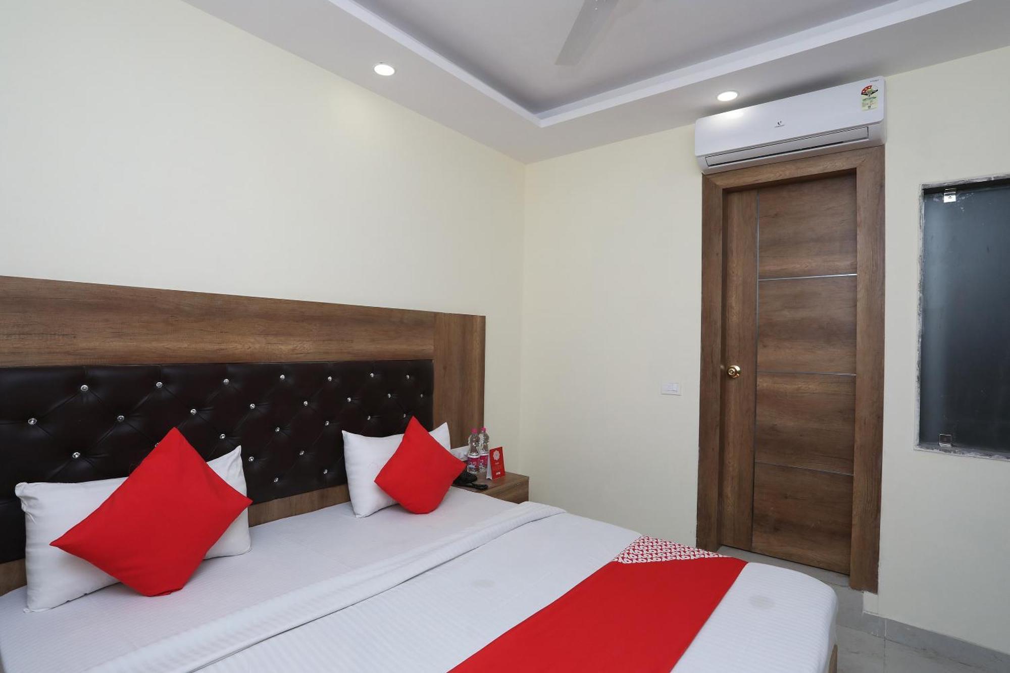 Hotel Ivy Új-Delhi Kültér fotó