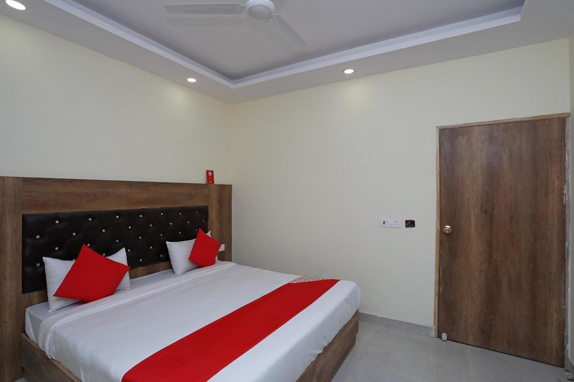 Hotel Ivy Új-Delhi Kültér fotó
